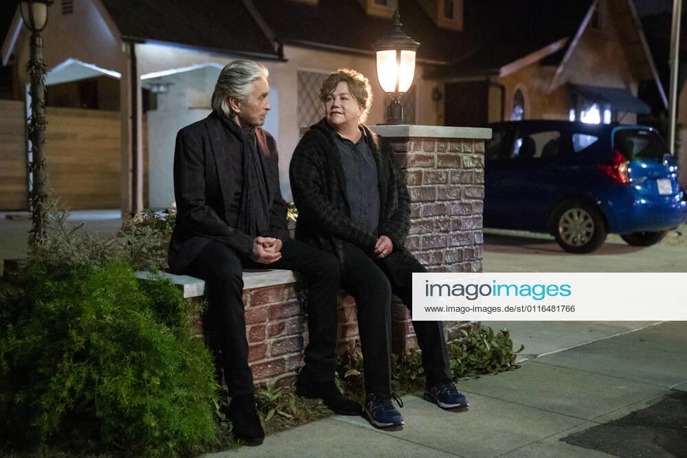 Michael Douglas, Kathleen Turner, The Kominsky Method Season 3 (2021) Credit: Erik Voake Netflix The Hollywood Archive Los Angeles CA
