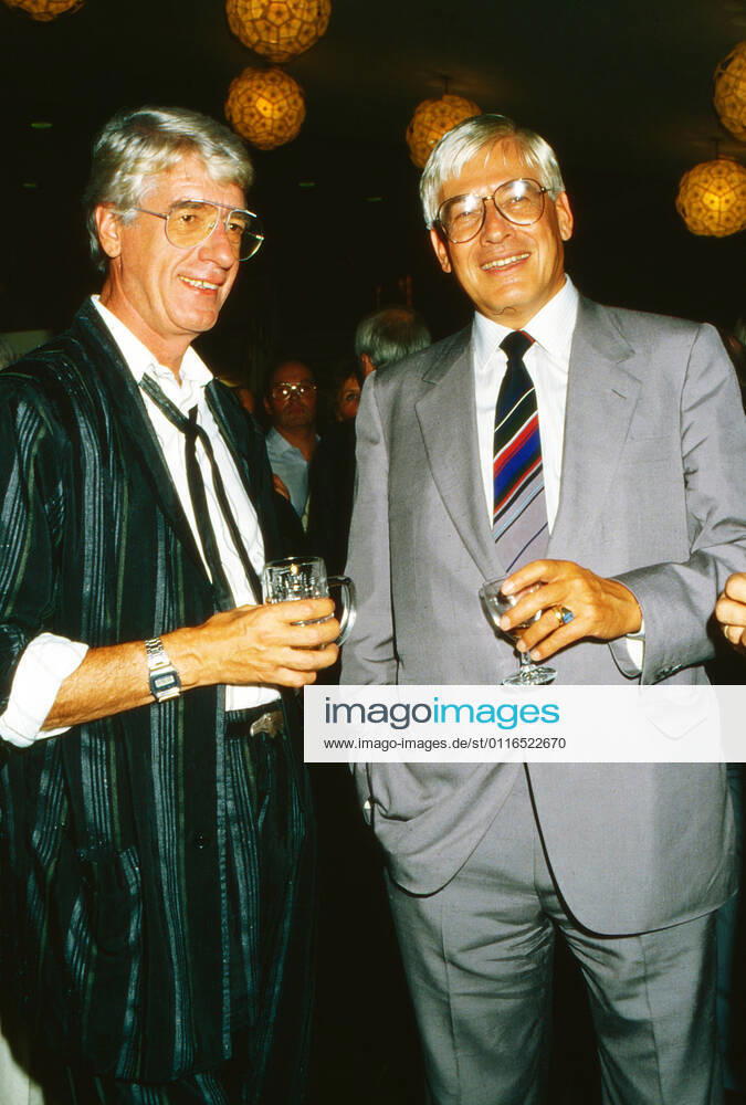 Opening ceremony IFA 1987 Moderator Rudi Carell and Federal Post Minister Christian Schwarz Schilling at the Berolina Opening ceremony IFA 1987 in Berlin, Germany 1987 , Berlin Berlin Germany