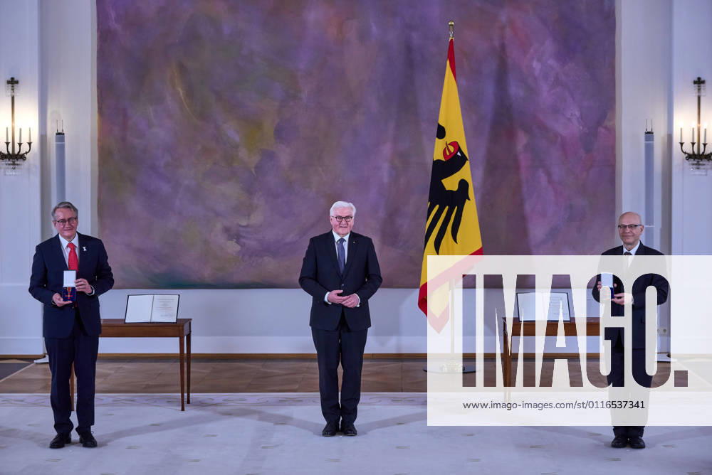 President Frank Walter Steinmeier centre on the occasion of the award of the Order of Merit of