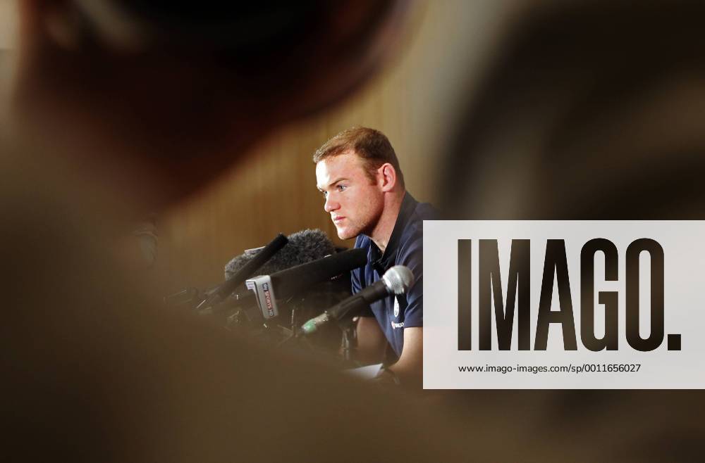 England s Wayne Rooney during his press conference..England Training - London Colney- 11 10 12 - Picture David Klein Sportimage .