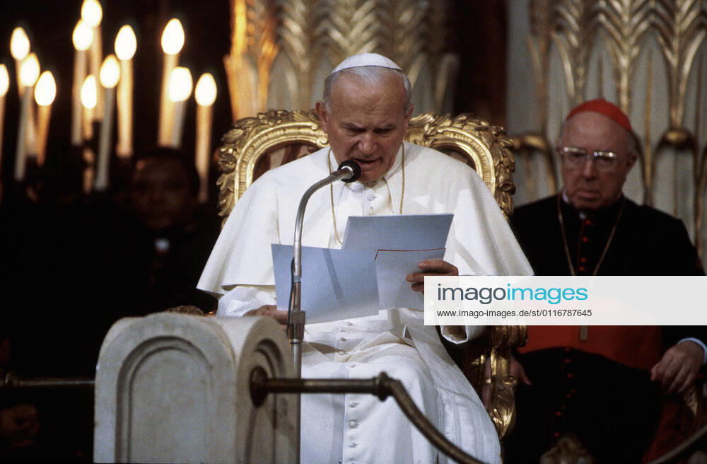 April 13t, 1986: visit of Pope John Paul II in the Synagogue of Rome, Italy.