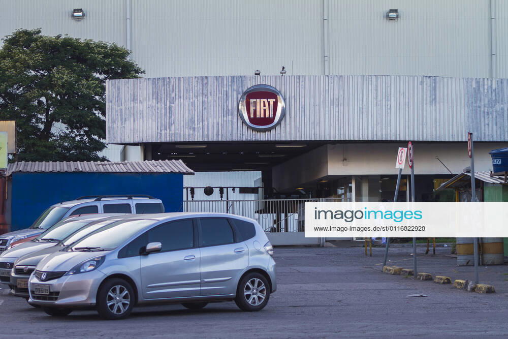 Coronavirus in Brasilien, FIAT lässt Mitarbeiter in Betim impfen BETIM, MG - 15.04.2021: FIAT DARÁ FÉRIAS PARA 2000 FUNCIONÁRIOS - FIAT will give collective vacations to 1,900 employees in Betim, MG. The automaker informed that starting next Monday the 19th it will give a collective vacation of 10 days due to irregularities in the supply of parts and electronic components. x2054055x LucianoxMariano