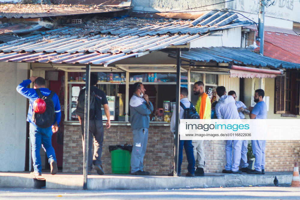 Coronavirus in Brasilien, FIAT lässt Mitarbeiter in Betim impfen BETIM, MG - 15.04.2021: FIAT DARÁ FÉRIAS PARA 2000 FUNCIONÁRIOS - FIAT will give collective vacations to 1,900 employees in Betim, MG. The automaker informed that starting next Monday the 19th it will give a collective vacation of 10 days due to irregularities in the supply of parts and electronic components. x2054058x LucianoxMariano