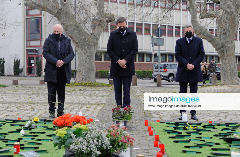 On the occasion of the central memorial service for the victims of the Corona Pandemic, Minister President Tobias Hans, State Parliament President Stephan Toscani and Constitutional Court President Prof Dr Roland Rixecker will light candles on Sunday 18 04 2021 at the me bub