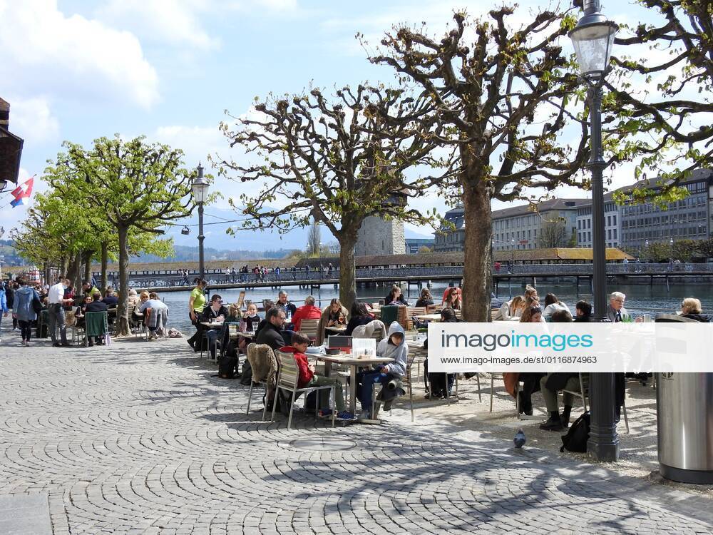 Photo Manuel Geisser 19 04 2021 Corona Pandemic Picture Restaurants with outdoor area can serve guests again City of Lucerne
