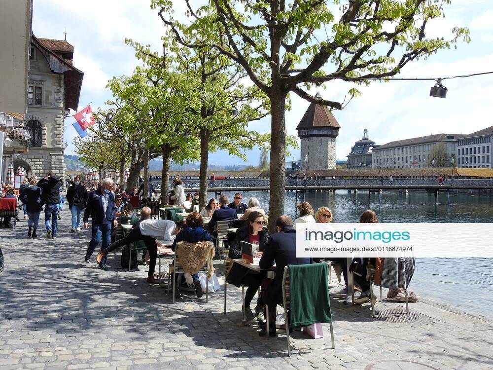 Photo Manuel Geisser 19 04 2021 Corona Pandemic Picture Restaurants with outdoor area can serve guests again City of Lucerne