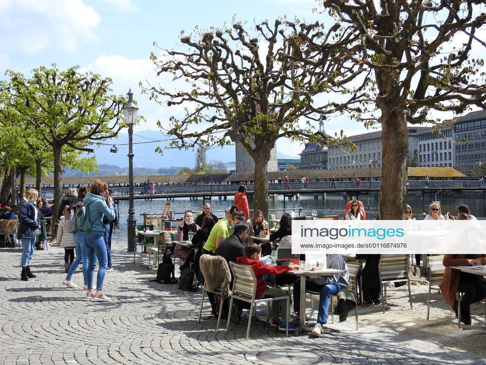 Photo Manuel Geisser 19 04 2021 Corona Pandemic Picture Restaurants with outdoor area can serve guests again City of Lucerne
