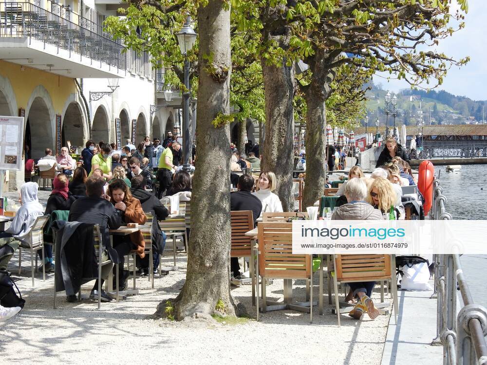 Photo Manuel Geisser 19 04 2021 Corona Pandemic Picture Restaurants with outdoor area can serve guests again City of Lucerne