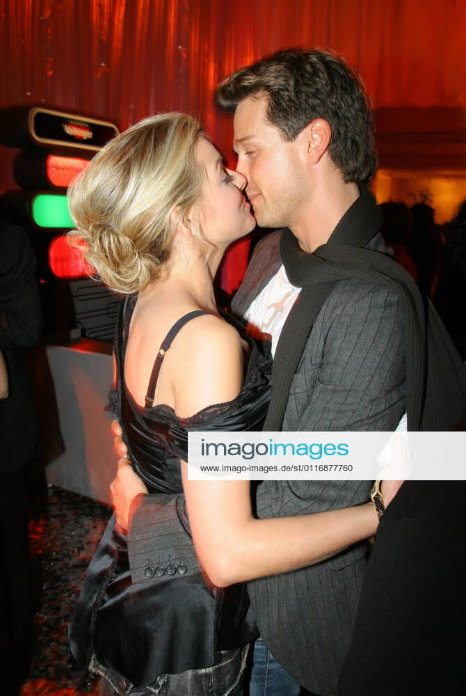 Echo Awards 12 03 2006 Singer Yvonne Catterfeld boyfriend Wayne Carpendale, actor, at the Echo Awards, at Hotel Estrel, Sonnenallee 225, Berlin 12 03 2006