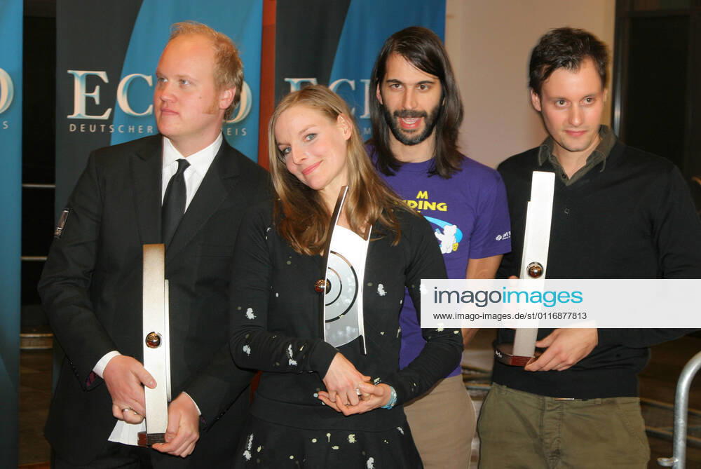 Echo Awards 12 03 2006 Singer Judith Holofernes Pola Roy Mark Tavassol Jean Michel Tourette, Band Wir sind Helden Award winners, at the Echo Awards ceremony, at Hotel Estrel, Sonnenallee 225, Berlin 12 03 2006