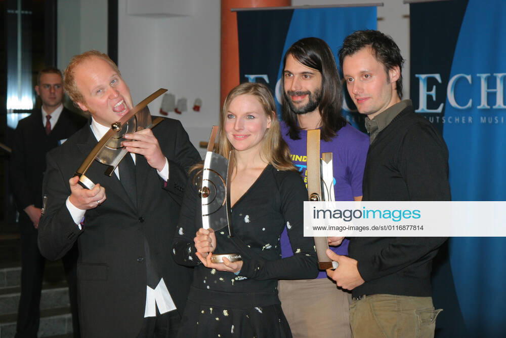 Echo Awards 12 03 2006 Singer Judith Holofernes Pola Roy Mark Tavassol Jean Michel Tourette, Band Wir sind Helden Award winners, at the Echo Awards ceremony, at Hotel Estrel, Sonnenallee 225, Berlin 12 03 2006