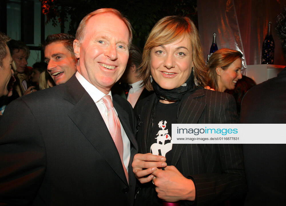 Echo Awards 12 03 2006 Manager Nicholas Louis Douglas Firth CEO BMG Music Publishing Leonie Lorenzen, Music Manager, at the Echo Awards ceremony, at Hotel Estrel, Sonnenallee 225, Berlin 12 03 2006
