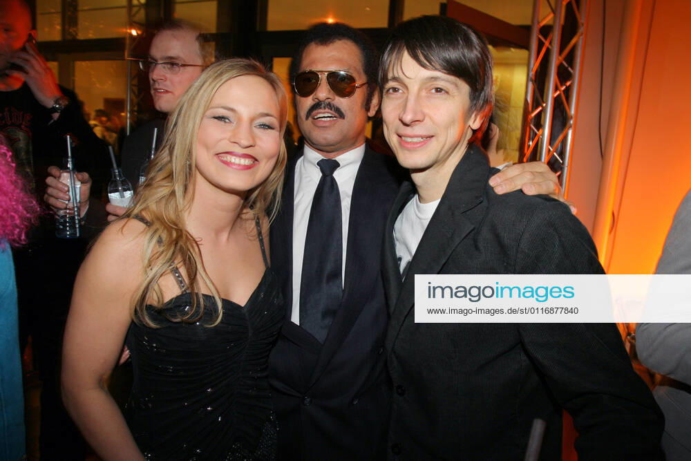 Echo Awards 12 03 2006 Boxer Regina Halmich Karl Heinz Kalle Schwensen Florian Sitzmann, musician, band Die Soehne Mannheims, at the Echo Awards ceremony, at Hotel Estrel, Sonnenallee 225, Berlin 12 03 2006