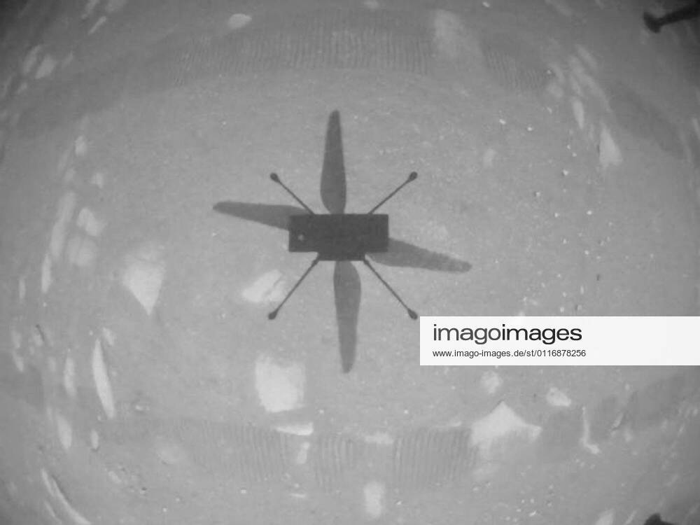 NASA-Hubschrauber Ingenuity, Erstflug auf dem Mars April 19, 2021, Jezero Crater, Mars: s Ingenuity Mars Helicopter captured this shot as it hovered over the Martian surface on during the first instance of powered, controlled flight on another planet. It used its navigation camera, which autonomously tracks the ground during flight.The first powered, controlled flight on another planet took place at 3:34 a.m. ET. The helicopter team was in mission control at s Jet Propulsion Laboratory in Pasadena, California, early Monday morning to receive and analyze the first data from Ingenuity s flight attempt. Jezero Crater Mars - ZUMAz03_ 20210419_int_z03_837