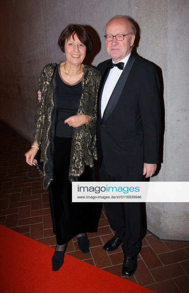 Gala Dinner Jewish Museum 20 11 2004 Publisher Prof Dr h c Klaus G Saur Mrs Lilo at the Gala Dinner and the Award for Understanding and Tolerance, Jewish Museum, Lindenstrasse 9 14, Berlin 20 11 2004