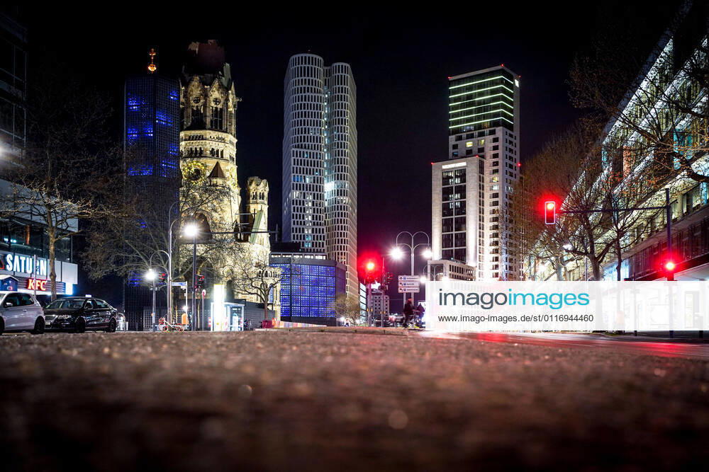 Berlin,Germany,GER,there is a curfew tonight from 22 00 until 05 00 Kaiser Wilhelm Gedächtniskirche