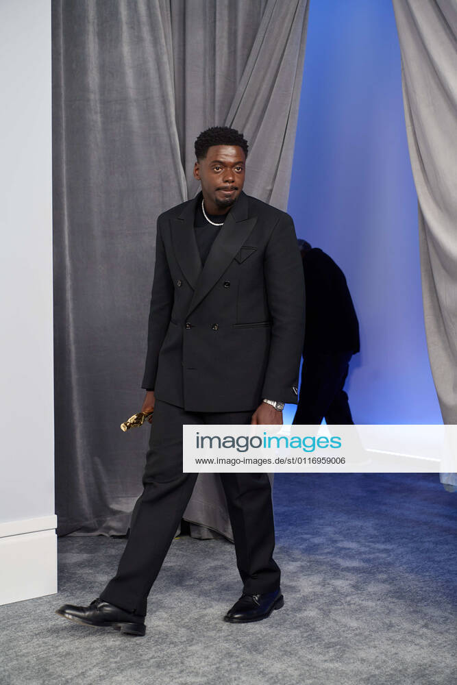 Daniel Kaluuya backstage with the Oscar for Best Actor in a Supporting Role during the live ABC Telecast of The 93rd Oscars at Union Station in Los Angeles. Los Angeles USA - ZUMAz03_ 20210425_sso_z03_231