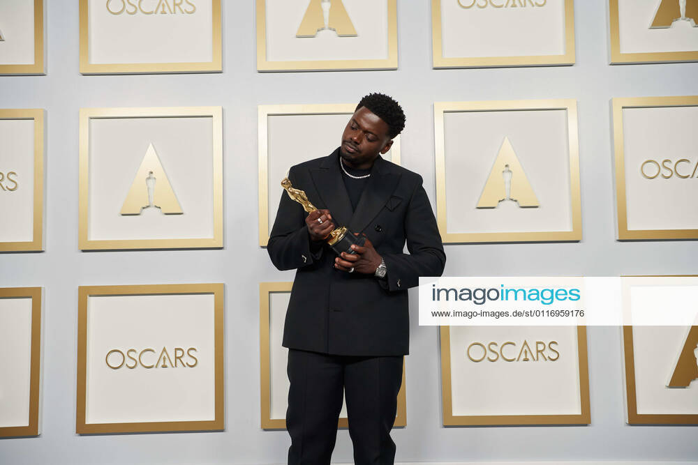 Daniel Kaluuya poses backstage with the Oscar for Best Actor in a Supporting Role during the live ABC Telecast of The 93rd Oscars at Union Station in Los Angeles. Los Angeles USA - ZUMAz03_ 20210425_sso_z03_224