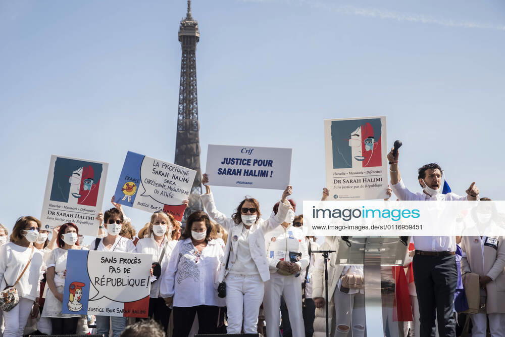 Frankreich, Demonstranten forden einen Gerichtsprozess nach dem Mord an Sarah Halimi in Paris Paris, France April 25, 2021 - Rally called by the representative council of Jewish Institutions in France (CRIF) following the decision of the Court of Cassation concerning the murderer of Sarah Halimi. The highest court of the judiciary rejected, on April 14, the appeal filed by Ms. Halimi s family against the 2019 decision of the Paris Court of Appeal, which had declared the man not criminally responsible on the basis of three expert reports. The Court of Cassation, while endorsing the anti-Semitic nature of the crime, confirmed the criminal irresponsibility of the murderer - Jonathan Behar NEWS, SARAH HALIMI, RASSEMBLEMENT POLITIQUE, MANIFESTATION, CRIF, INSTITUTIONS JUIVES DE FRANCE, JUIFS, ISRAEL, HEBREUX, RACISME, ANTIRACISME, SOCIE