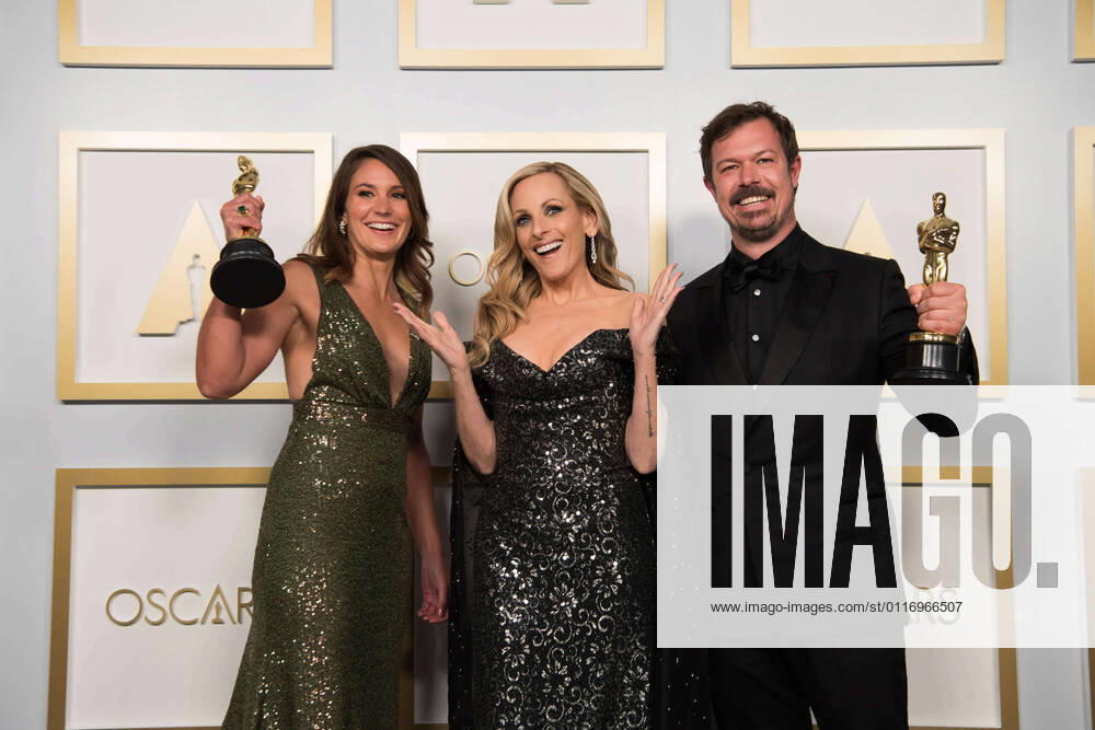 James Reed, Marlee Matlin (center) and Pippa Erlich pose backstage with the Oscars for Documentary Feature during the live ABC Telecast of The 93rd Oscars at Union Station in Los Angeles, CA on Sunday, April 25, 2021. Los Angeles CA USA