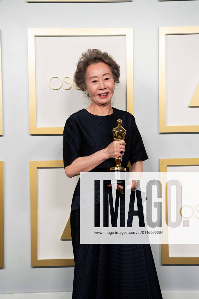 Yuh-Jung Youn poses backstage with the Oscars for Actress in a Supporting Role during the live ABC Telecast of The 93rd Oscars at Union Station in Los Angeles, CA on Sunday, April 25, 2021. Los Angeles CA USA
