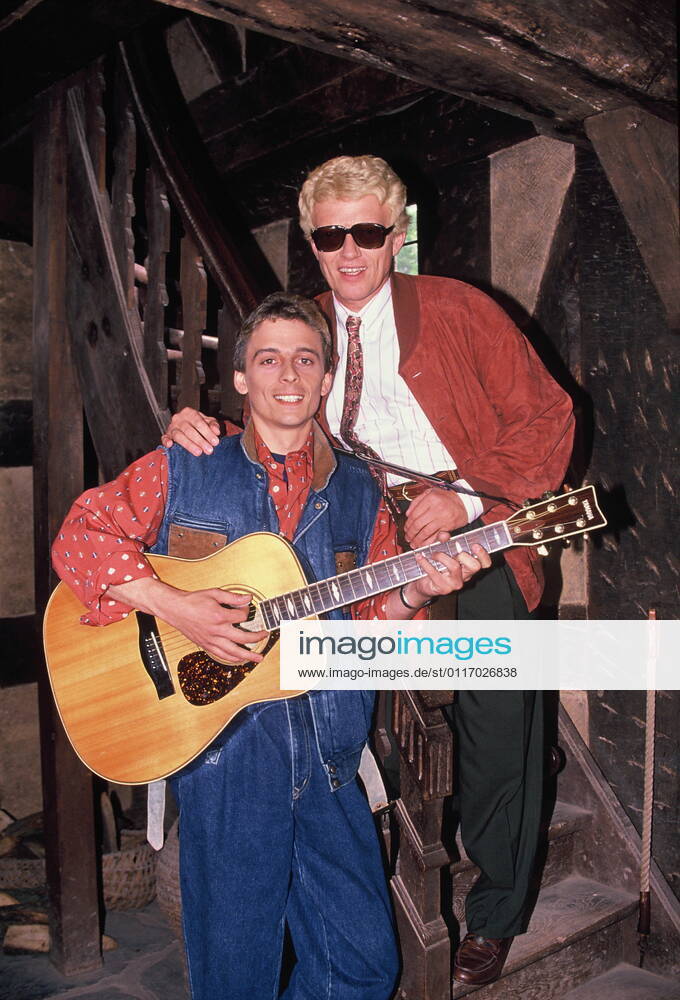 The singer HEINO and his son UWE pose on 10 05 1990