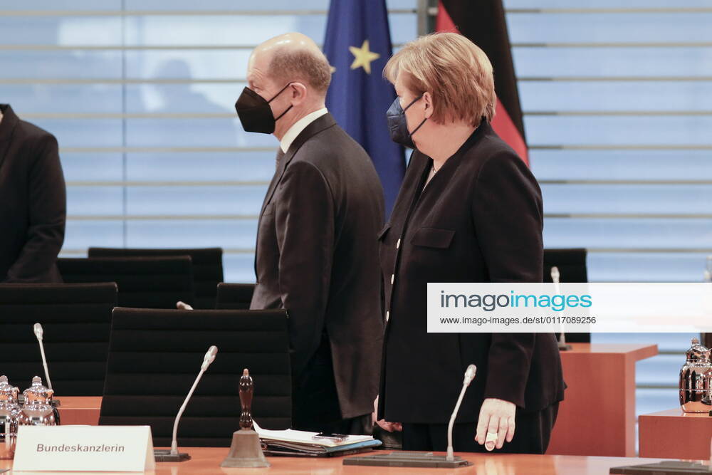 Berlin, Germany 140 Cabinet meeting in the Federal Chancellery Photo f l Federal Finance Minister Olaf Scholz, SPD and Chancellor Angela Merkel, CDU