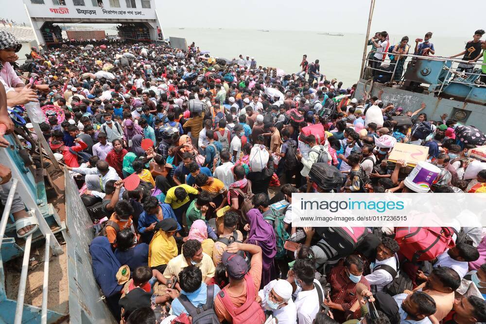May, 08, 2021 People packed on a ferry as they leave the capital city to their homes as Bangladesh s authorities imposes lockdown amid the Covid-19 coronavirus spread in Dhaka, Bangladesh Dhaka Bangladesh - ZUMAr338 20210508_zip_r338_039