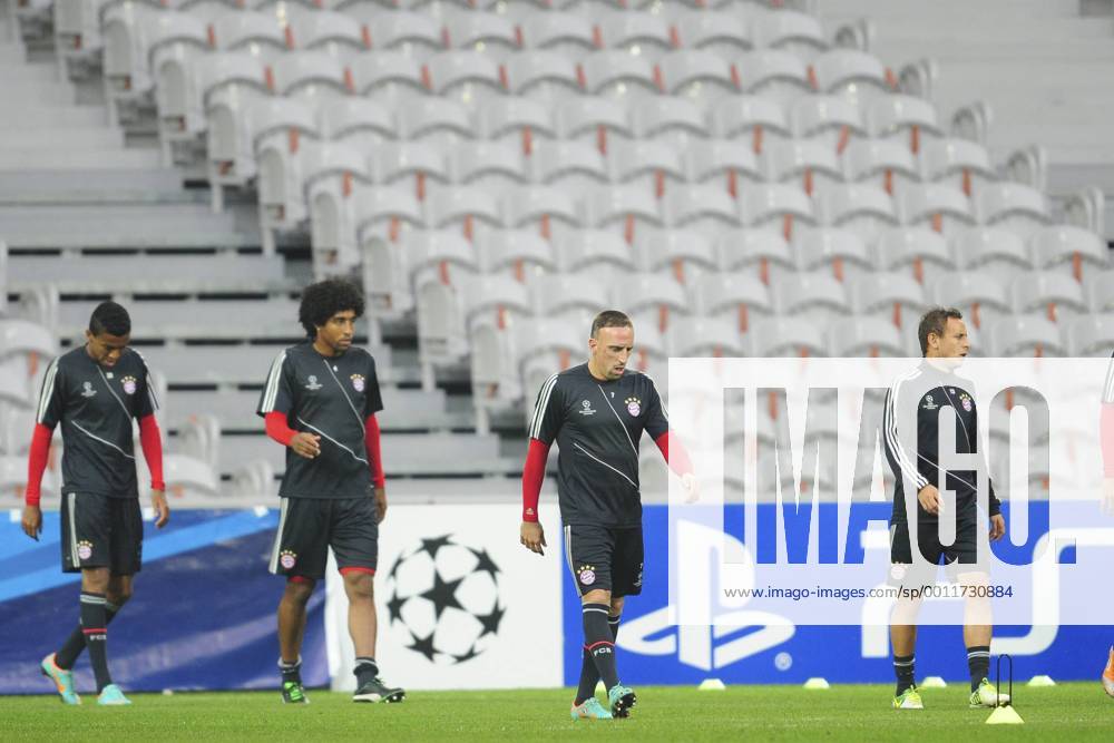 Franck Ribery - Dante FOOTBALL : entrainement du Bayern de Munich - Champions League - 22 10 2012 JBAutissier Panoramic