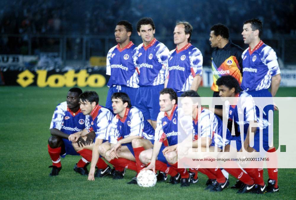 Paris St.Germain vor dem Halbfinale: H.R.v.l.: Kambouare, Ricardo Gomes, Germain, Torwart Bernard Lama, Paul Le Guen, v.R.v.l.: George Weah, Fournier, Colleter, Vincent Guerin, David Ginola, Valdo Fußball EC 3 Herren UEFA Cup, Saison 1992 1993, Europapokal, Europacup, UEFA-Pokal, Totale Stadio delle Alpi Turin