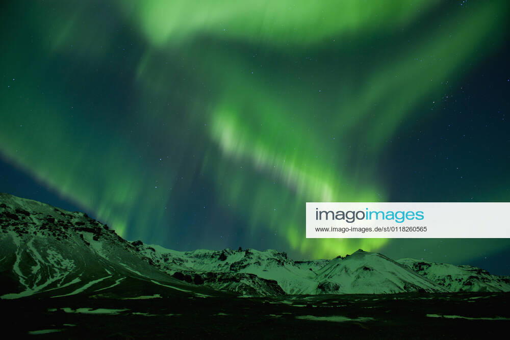 Northern light light up the sky in South Iceland Skaftafell, Iceland CR_THHE210517A-749071-01