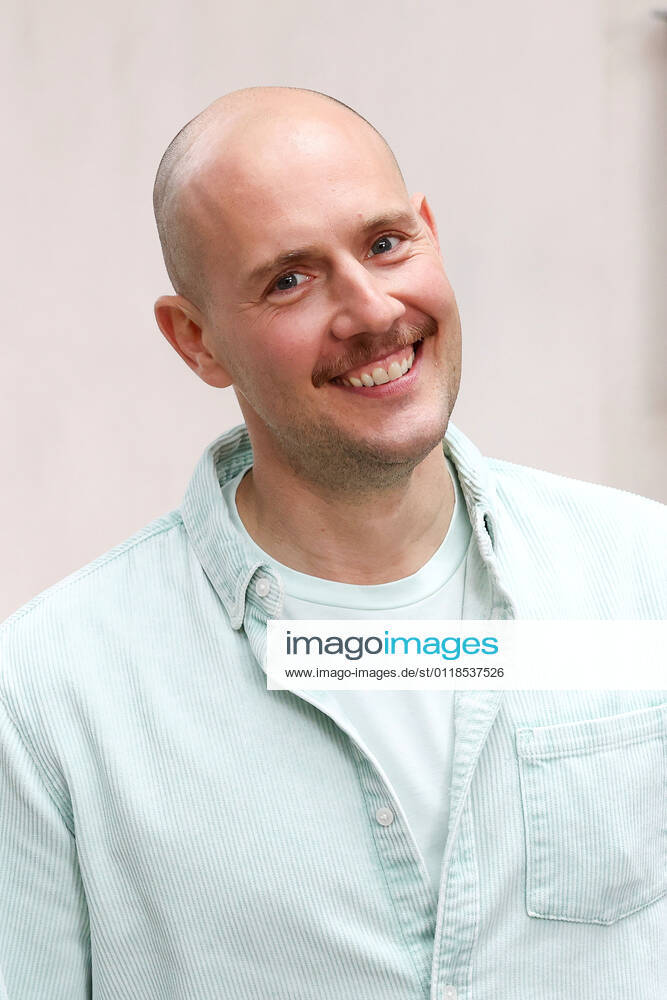 Oliver Petszokat at the photo session on the sidelines of the filming of Unter Uns RTL in Cologne, 2021 comeback for Oli P s ex-wife Tatiani Katrantzi at Unter Uns RTL