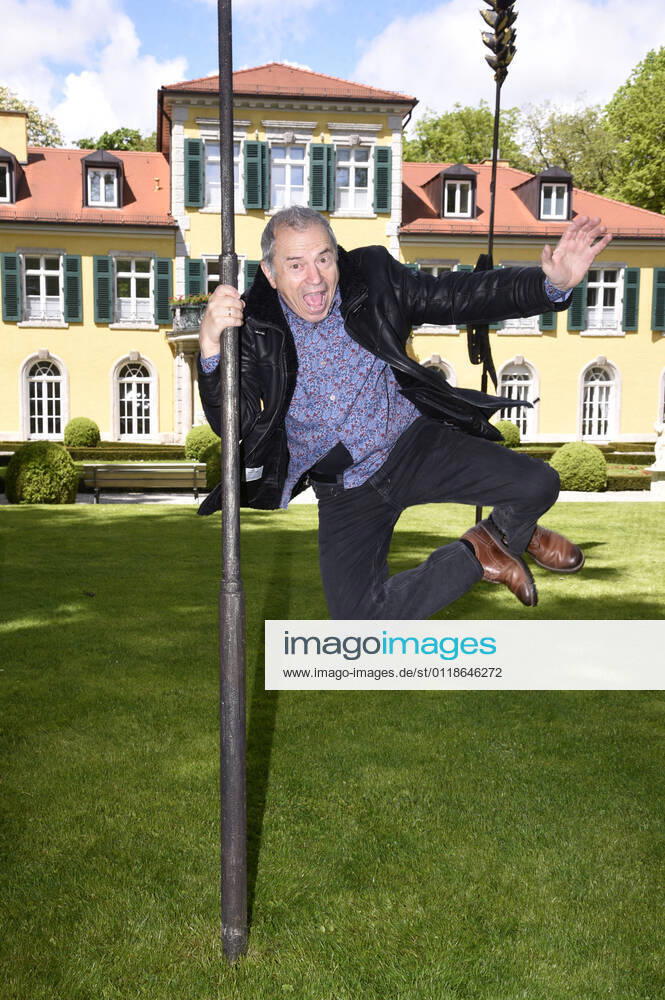 Günther Sigl at the press conference on the Eulenspiegel Flying Circus in the Suresnes Castle Park at the Catholic Academy in Munich, 20 05 2021 Foto:xS.xFuturexImage