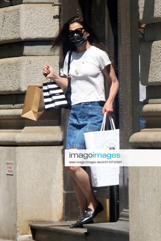 NEW YORK, NY- May 21: Katie Holmes seen shopping on Lafayette Street in New York City on May 21, 2021