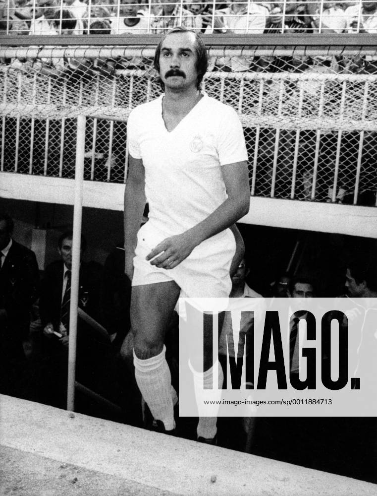 Ulrich Stielike (Real CF Madrid) - Einmarsch