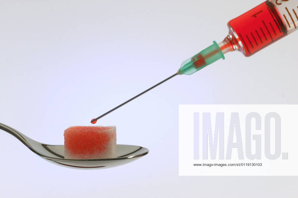 Sugar cube with a syringe, dianetis, diabetic, insulin, blood, mcpbbo McPBBO