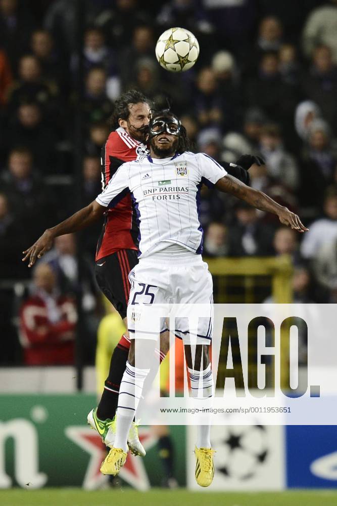 Bruxelles 21 11 2012 - Champions League RSC Anderlecht - AC Milan --Mario Yepes, Dieumerci Mbokani