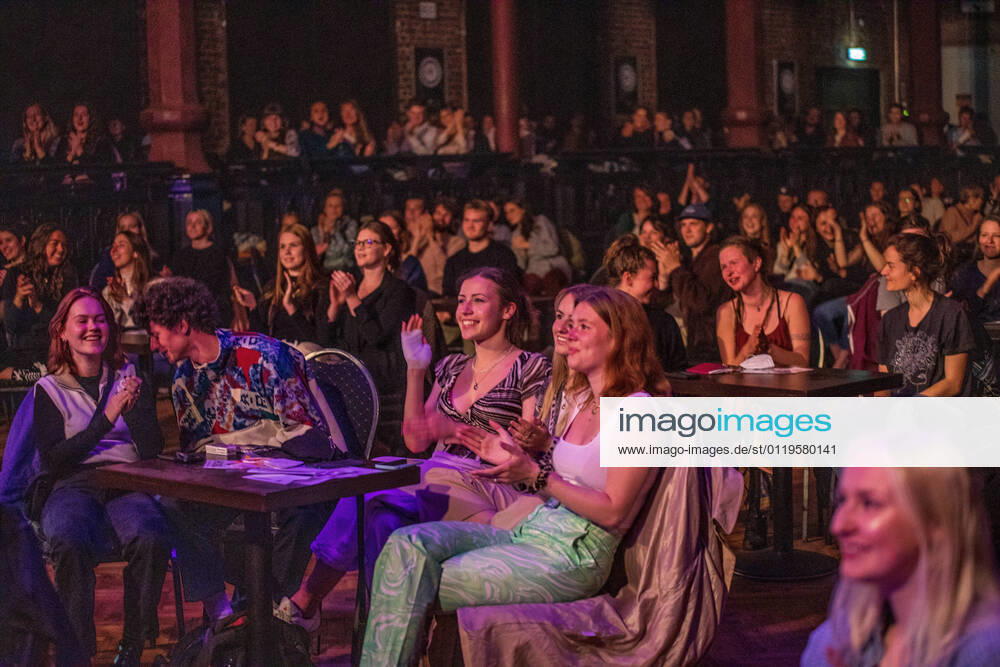 With great media interest the first indoor concert in Germany in 2021 took place on 28 5 2021 after a seven month break Due to the low incidence the Felsenkeller Leipzig decided to invit