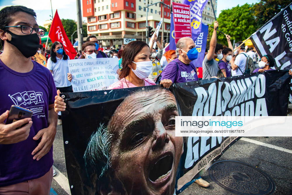 Protests against Bolsonaro RIO DE JANEIRO, BRAZIL, MAY 29: PROTESTS AGAINST BOLSONARO - Protesters call for President Bolsonaro to leave in an act called 29M (May 29) on Avenida Presidente Vargas downtown Rio on MAY 29 , 2021. Demonstrations took place in all capitals of the country ( Photo by Chico Ferreira Penta Press ) Rio de Janeiro Brazil 6709_241137