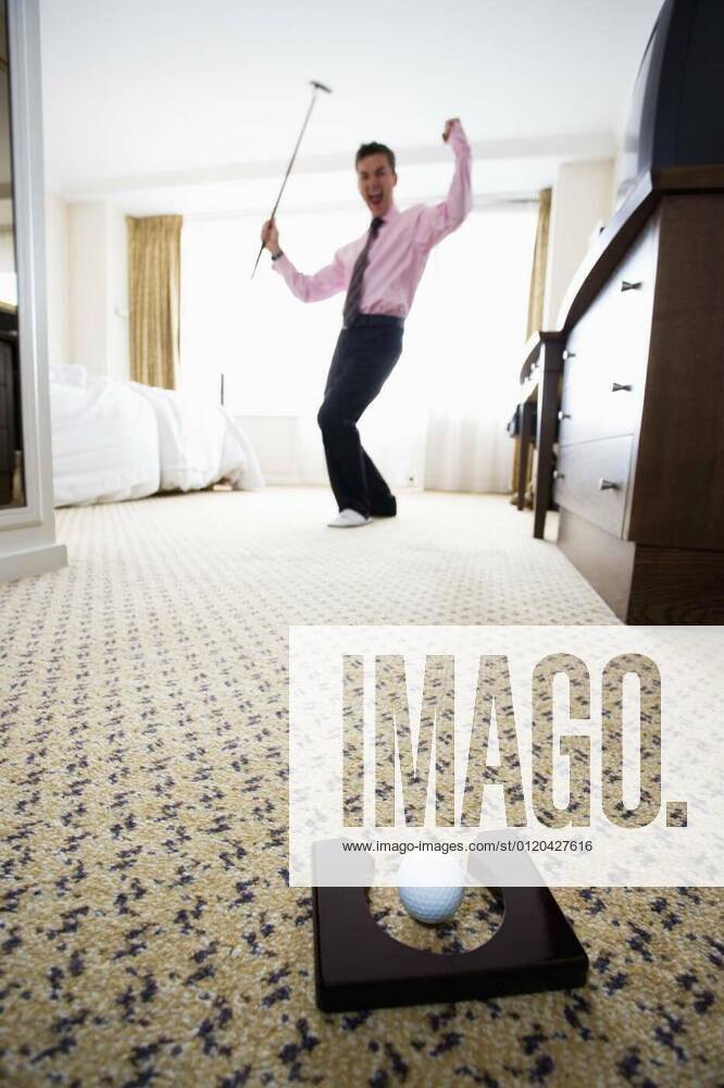 Businessman playing golf model released, Symbolfoto, 10.02.2020 19:37:33,