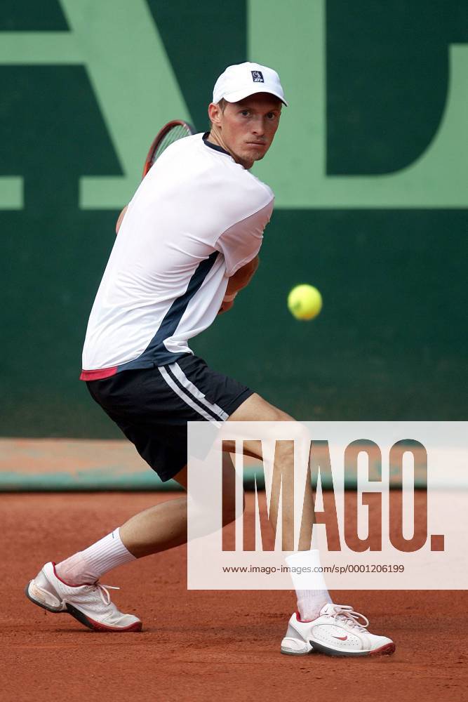 Nikolay Davydenko (Rußland) - beidhändige Rückhand Tennis Herren Generali-Open 2004, ATP-Tour, Vdig Einzelbild Kitzbühel