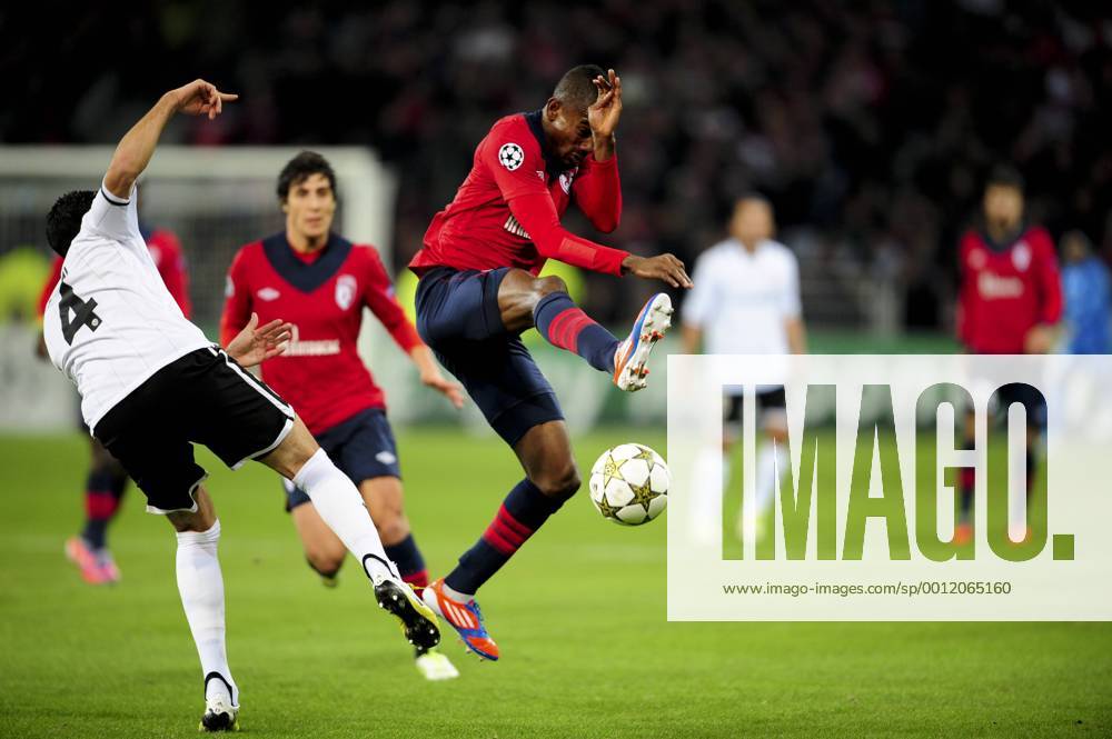 Salomon Kalou (Losc) vs Adil Rami (Fc Valence) FOOTBALL : Lille vs Fc Valence - Ligue des Champions - 05 12 2012 JBAutissier Panoramic