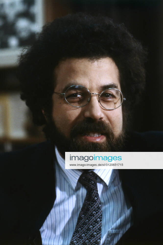 GIUSEPPE SINOPOLI Giuseppe Sinopoli, italienischer Dirigent und Komponist, Portrait, 1988. Giuseppe Sinopoli, Italian conductor and composer, portrait, 1988., Deutschland