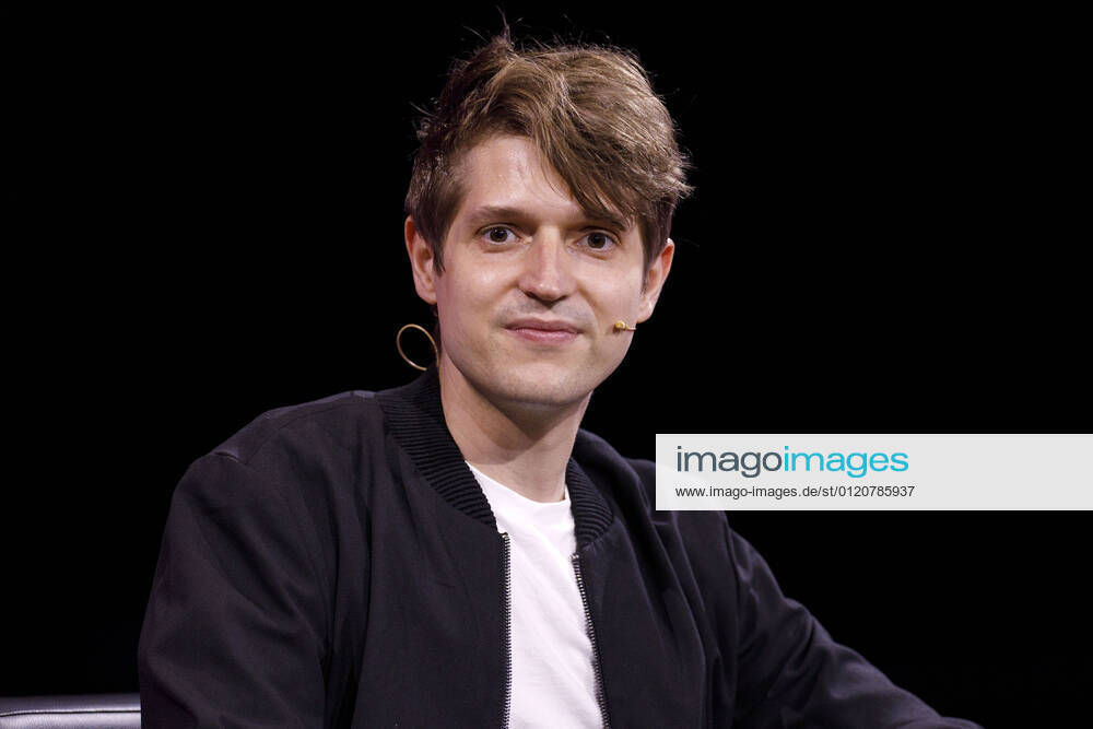 Benedict Wells at the lit Cologne event Cocky and awake and in the thick of it and immortal as a stream from the Theater am Tanzbrunnen Due to the Corona Pandemic, lit Cologne 2021 will take place as a digital event with streams Cologne, 07 06 2021 Foto:xC.xFuturexImage