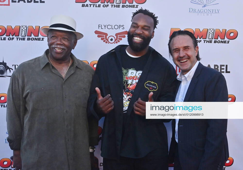 Bilder des Jahres 2021, Entertainment 06 Juni Entertainment Themen der Woche KW23 Cast members Lou Beatty Jr., Baron Davis and David Arquette attend the premiere of the motion picture comedy Domino: Battle of the Bones in Los Angeles on Wednesday, June 9, 2021. Domino: Battle of the Bones is a feel-good comedy about an elderly black man who teams up with his awkward, white step-grandson to defeat his rival in a domino tournament. LAP2021060919 JIMxRUYMEN