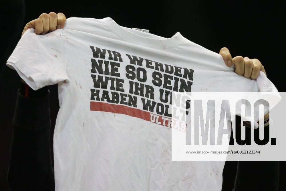 Fussball Bundesliga FSV Mainz 05 - VfB Stuttgart Spieltag 17 Fussball Männer Saison 2012 13 ULTRAS monieren Wir werden nie so sein wie ihr uns haben wollt