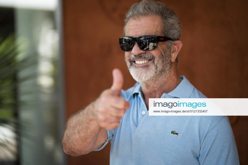 Mel Gibson CELEBRITES : Internationaux de France Roland Garros 2021 - Finale Hommes - Paris - 13 06 2021 JBAutissier Panoramic