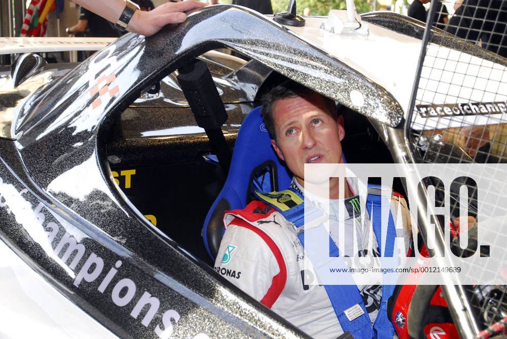 Michael Schumacher (GER) (Team Deutschland) beim Race of Champions in Bangkok (Thailand).