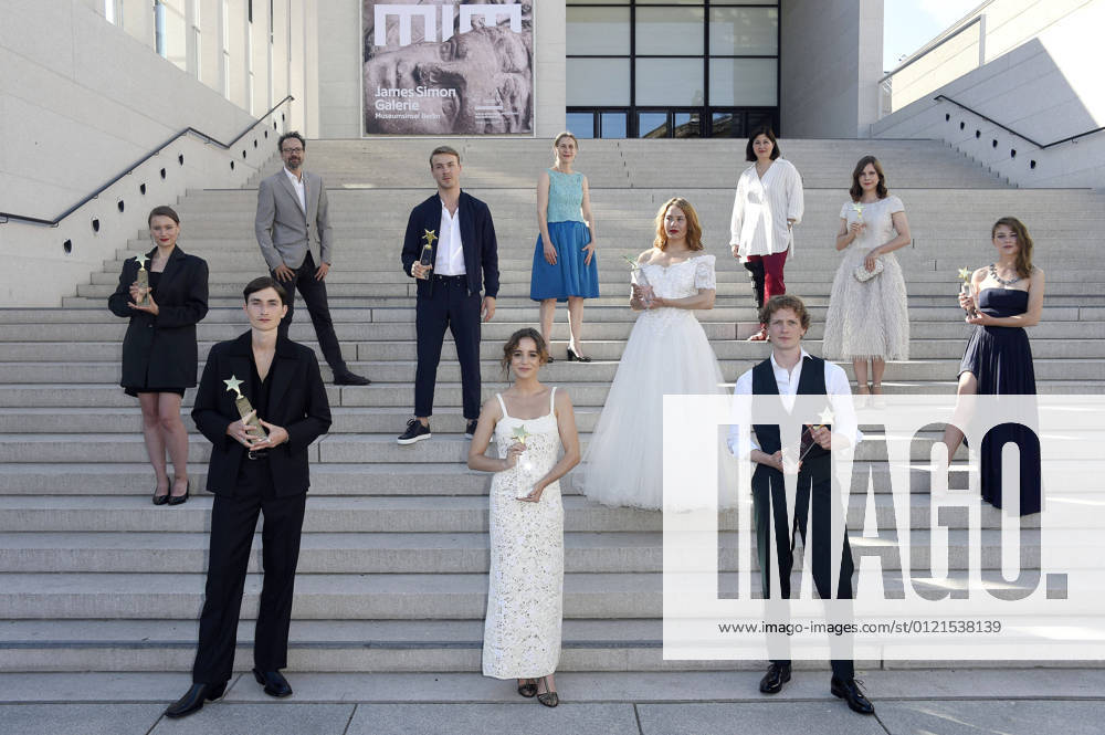 Zygimante Elena Jakstaite, Gustav Lindh, Carlo Chatrian, Albrecht Schuch, Alba Baptista, Mariette Rissenbeek, Seidi Haarla, Cassandra Han, Martijn Lakemeier, Natasa Stork and Sara Klimoska at the Photocall with the European Shooting Stars 2021 at the Berlinale Summer Special 2021 71 Berlin International Film Festival on the James Simon Staircase i Foto:xN.xKubelkax xFuturexImage