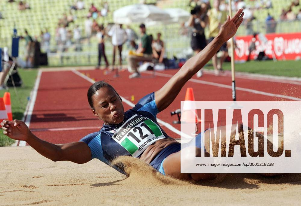 Marion Jones (USA) - Landung Leichtathletik Damen Team Challenge 2004, Nationaltrikot, Länderkampf Einzelbild München
